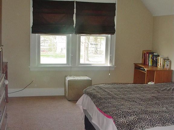 5th image of 1016 Woodlawn Ave