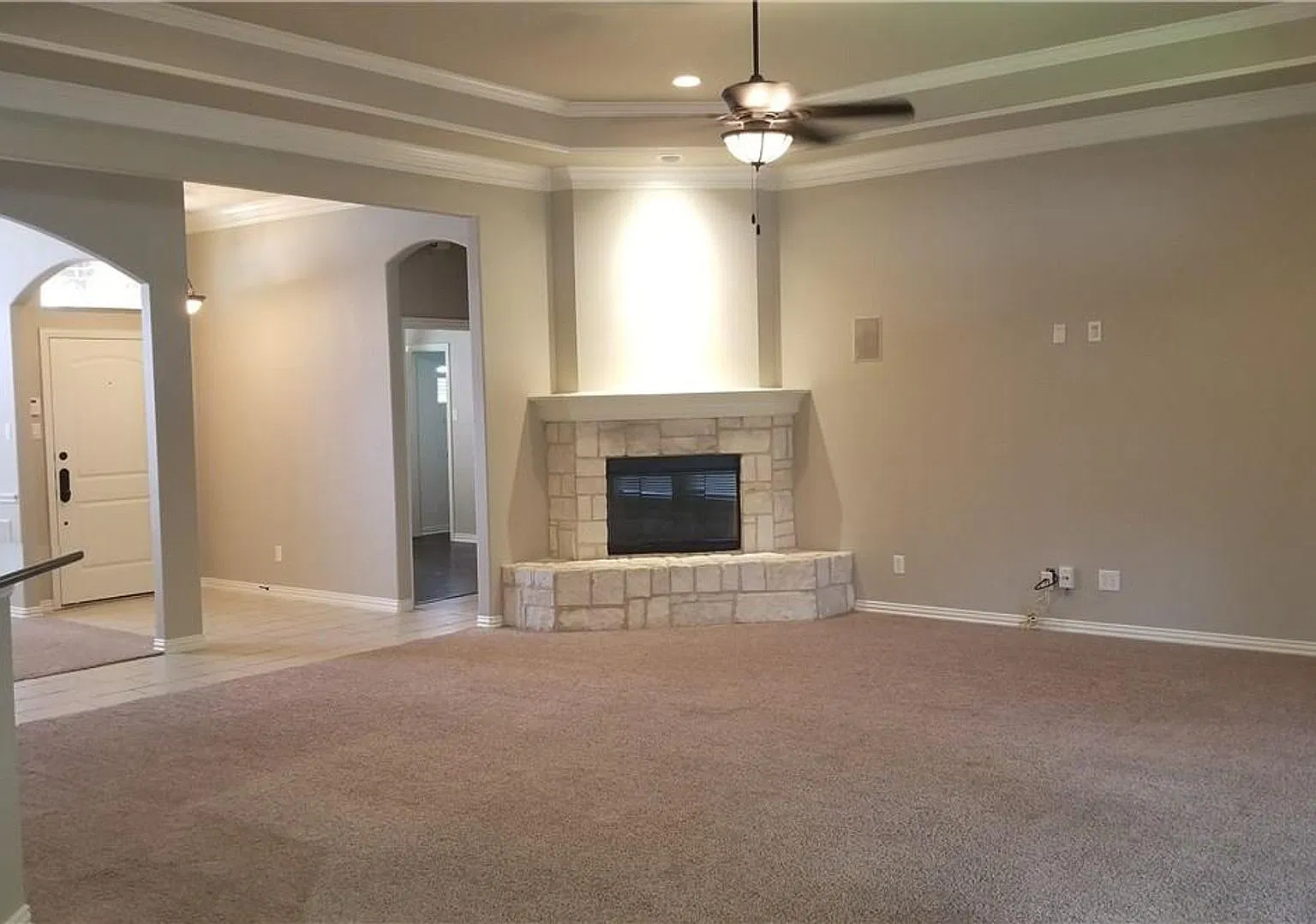 3803 Denise Ct, Arlington, TX 76001 — Photo 2
