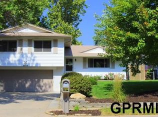 10528 Decatur St, Omaha, NE 68114