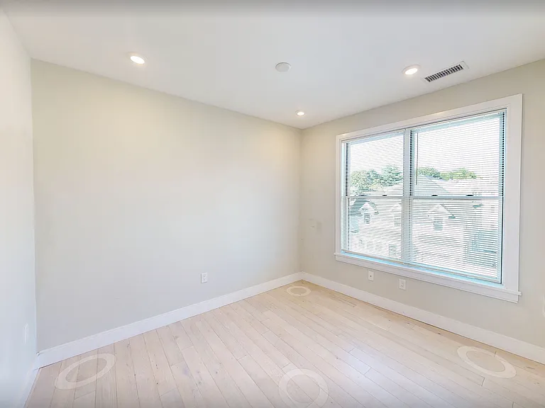 197 Green St #306 — Photo 12