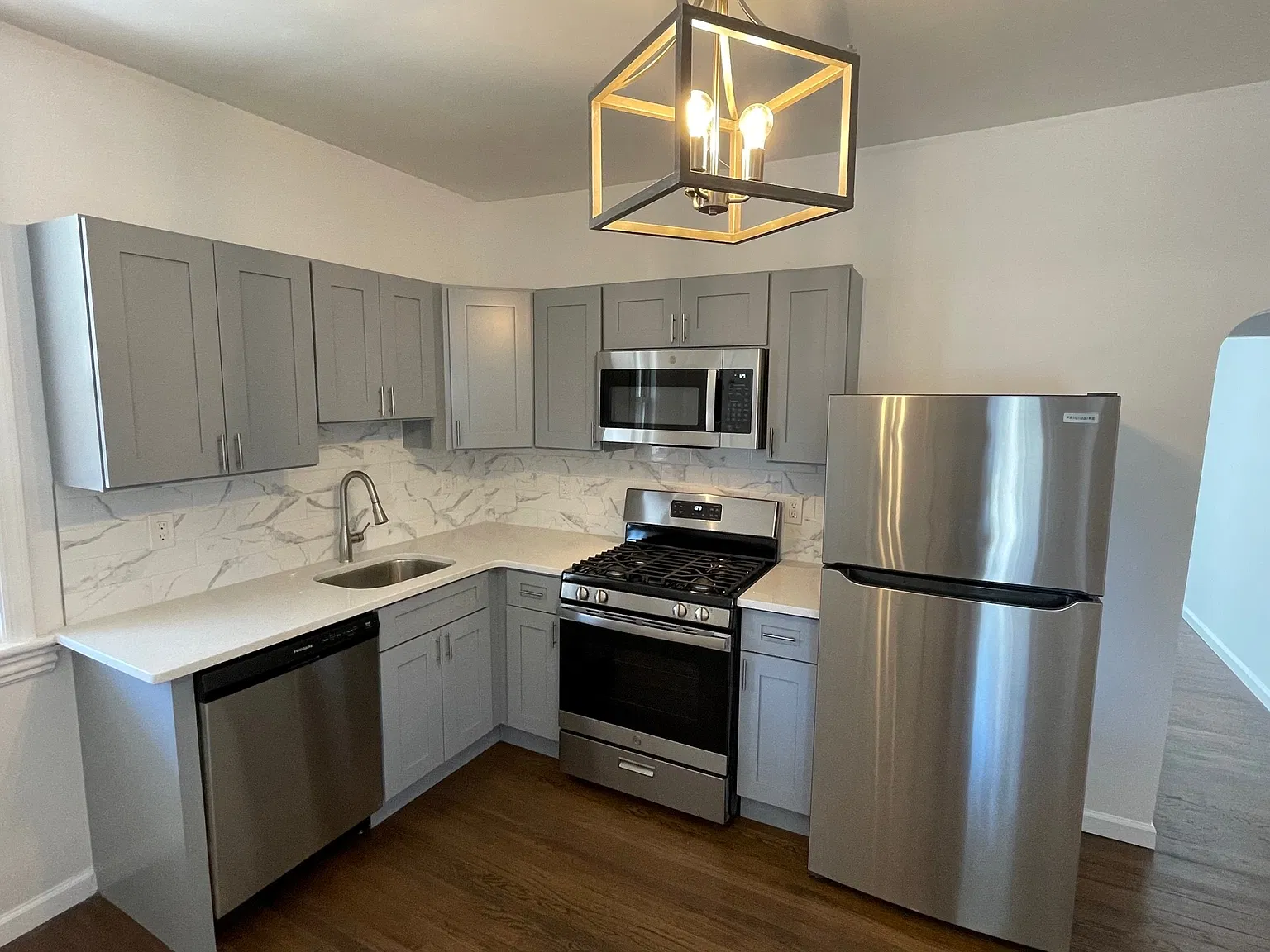 1 bed, $2,000 — Photo 1