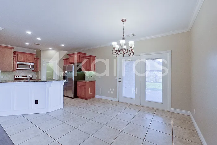 812 SW 37th St — Photo 7