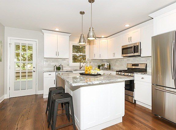 2nd image of 1511 Mohawk Dr