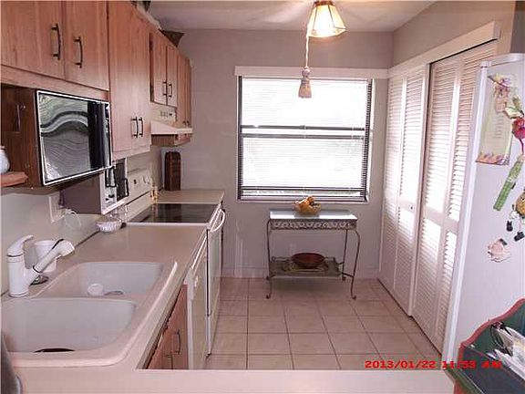 4th image of 625 Southwind Cir APT 209