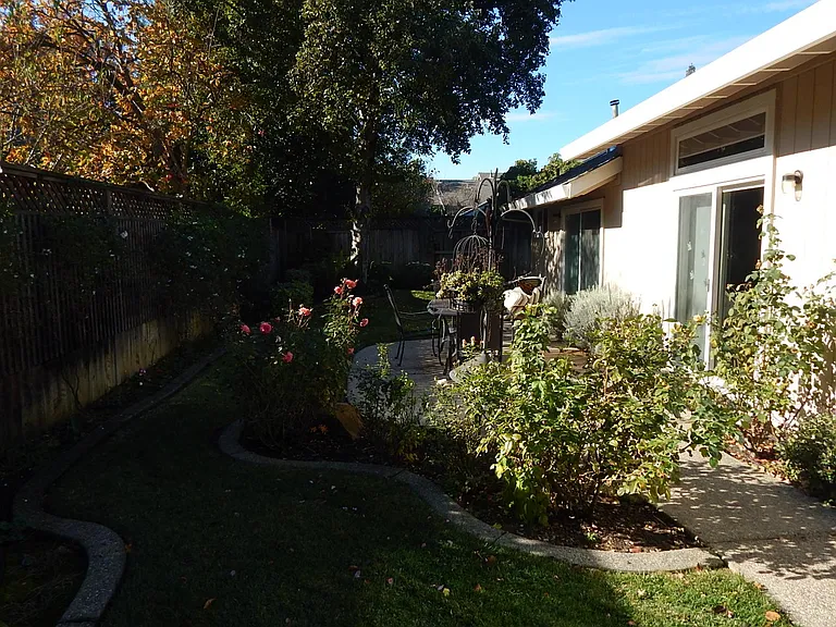 1209 Evans Ct — Photo 22