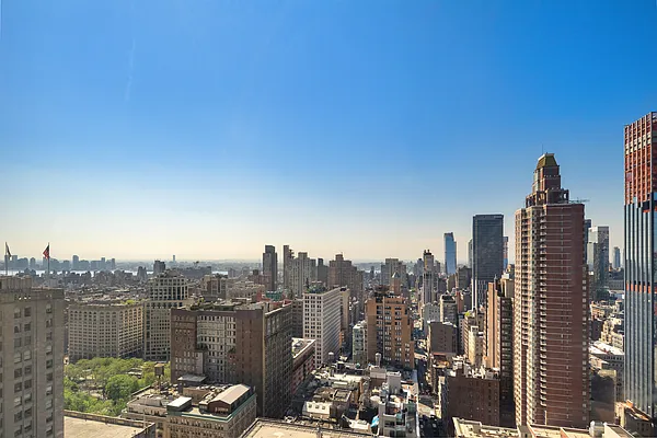 Rented by Douglas Elliman | media 21