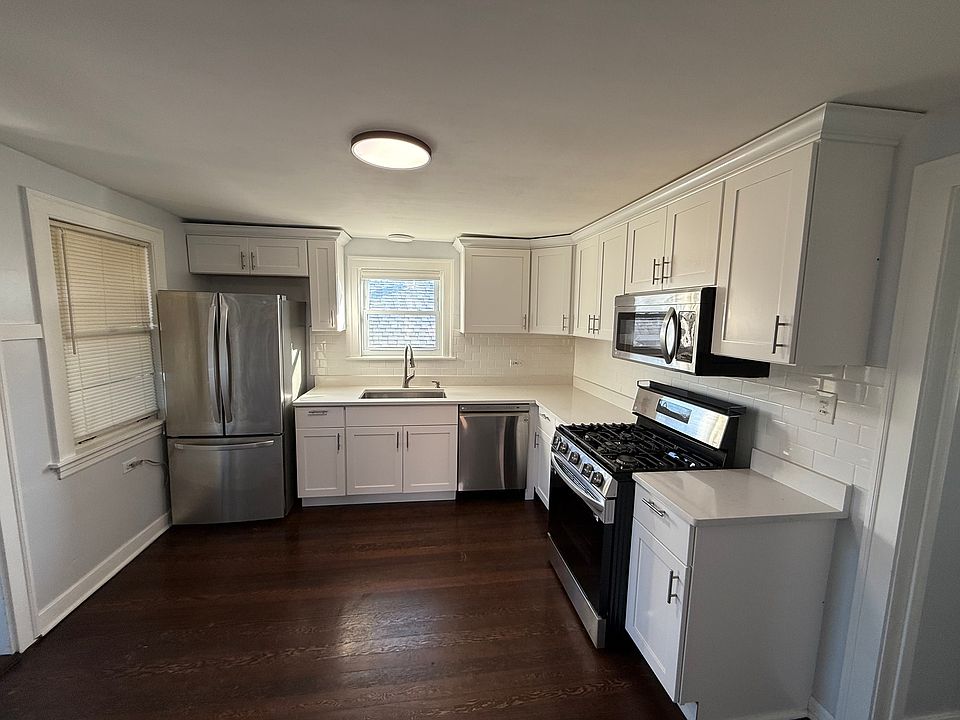 1st image of 3331 N Neenah Ave APT 2