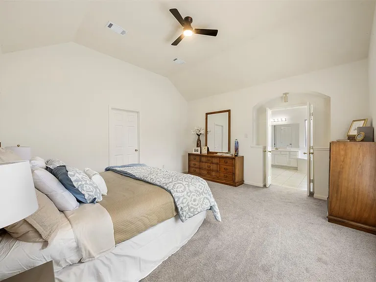 9211 Memorial Hills Dr — Photo 12