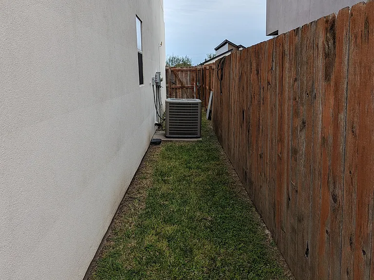 5211 Shalom Dr — Photo 33