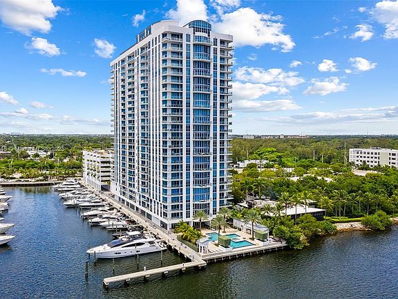 3rd image of 17301 E Biscayne Blvd #310