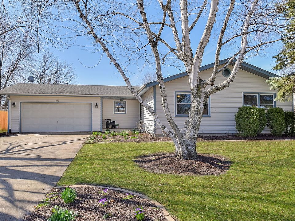 1st image of 216 Larchwood Ln