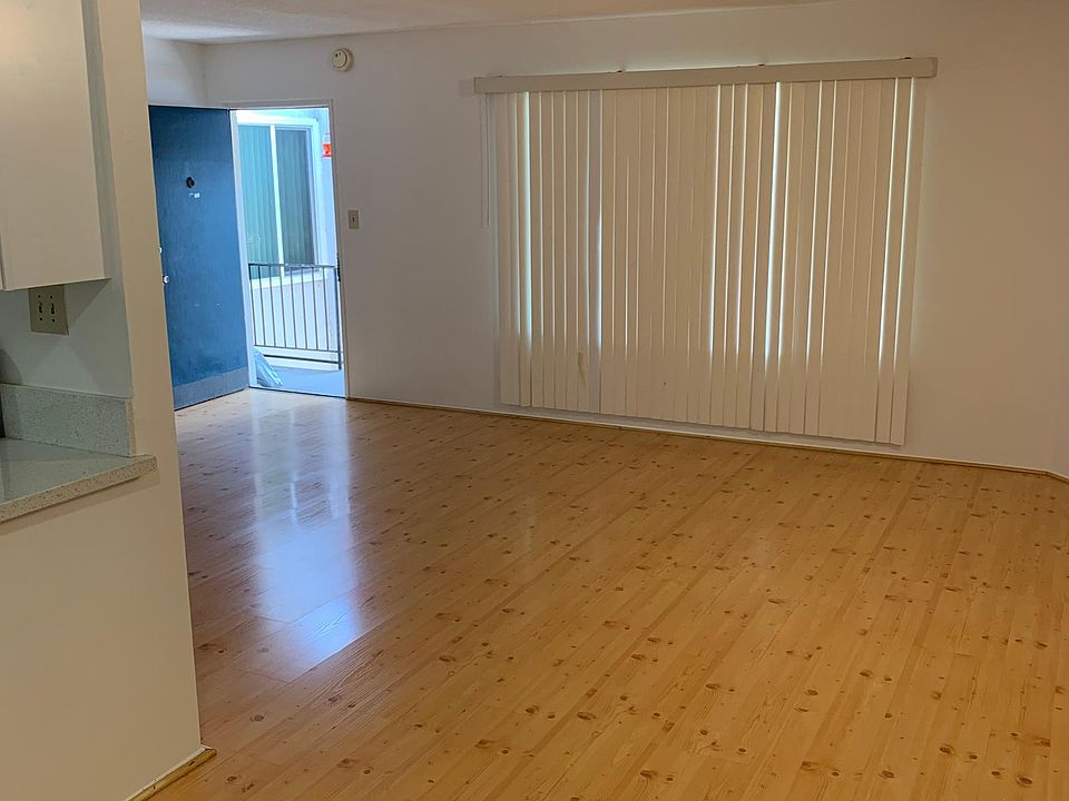 1st image of 1115 Highland Oaks Dr #17