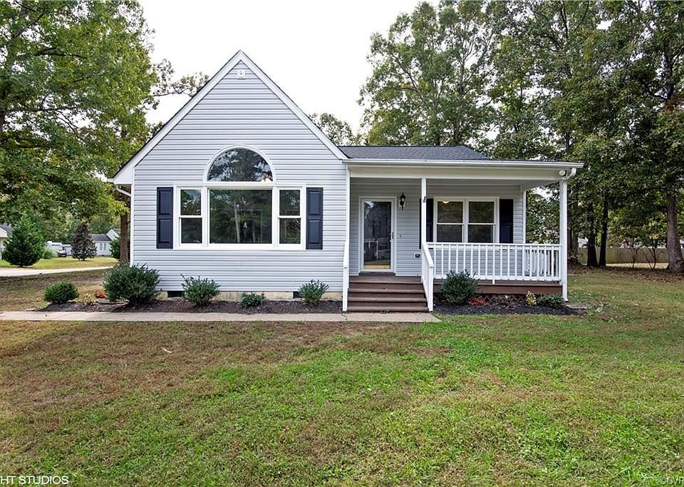 1st image of 24213 Gloria Dr