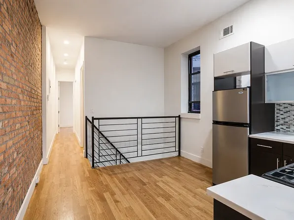 30 Claver Place image 1 of 5