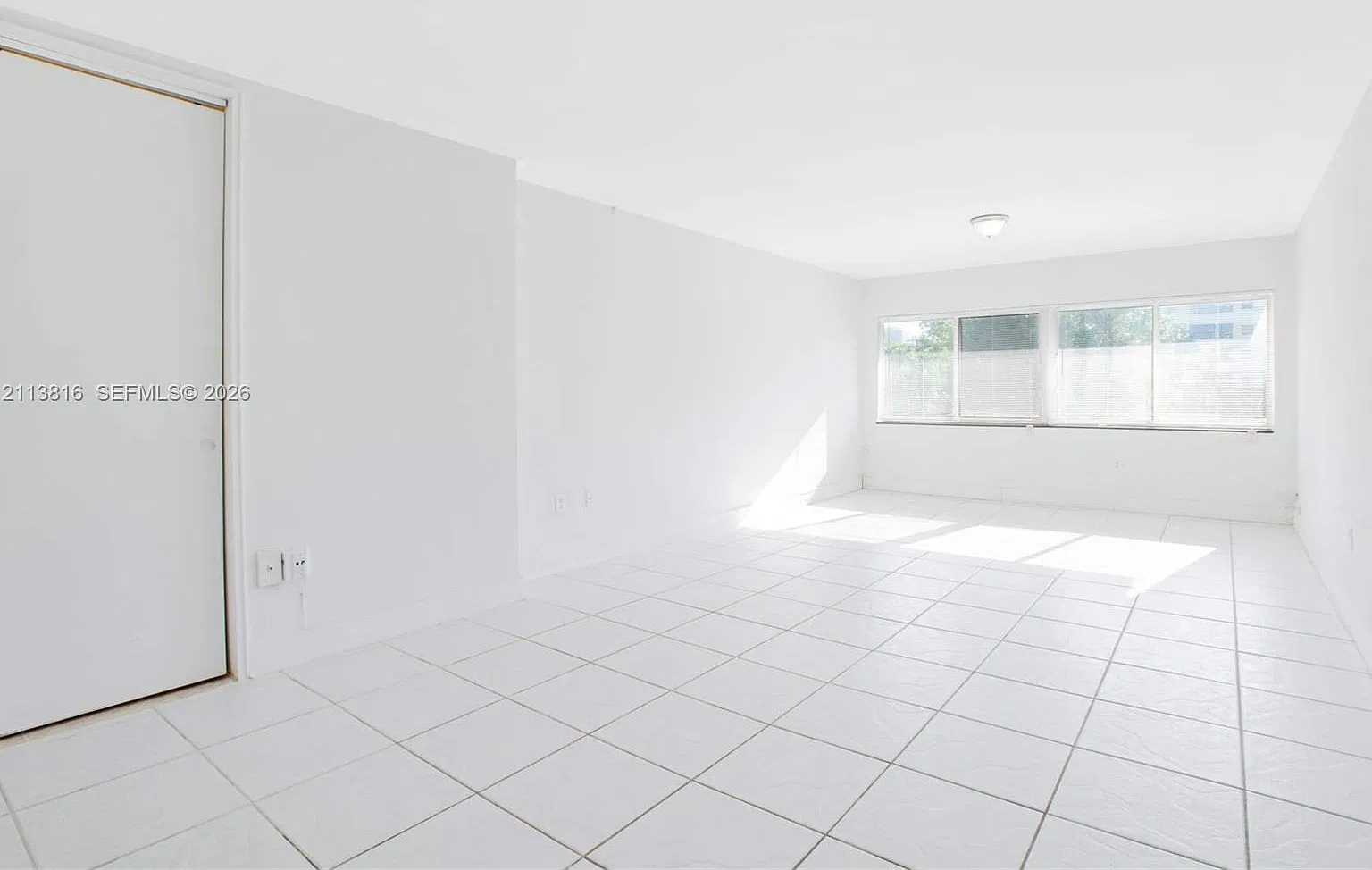 Ambassador Place Condo — Photo 3