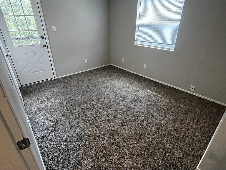 821 Bracewood Cir #D — Photo 5