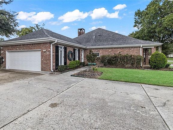 4th image of 10 E Woodlawn Dr
