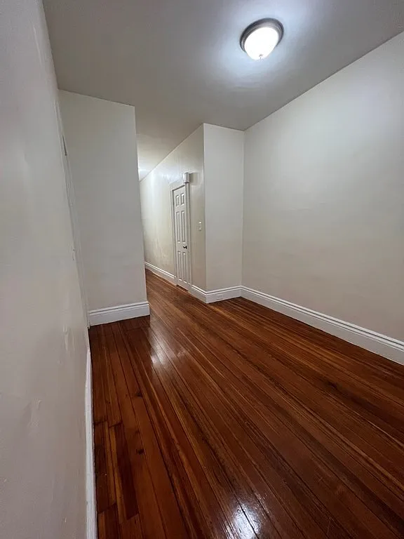 4 bed, 1.0 bath, 1000 sqft, $3,350 — Photo 3