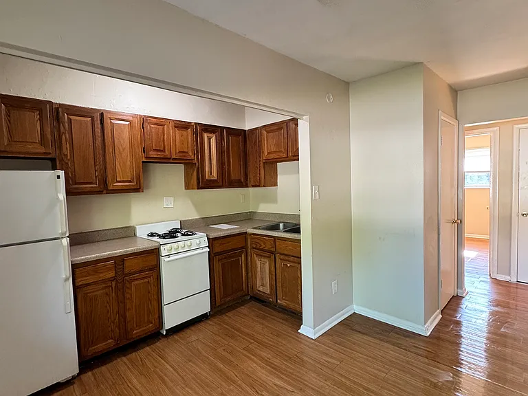 1901 E 5th Ave NE #2 — Photo 1