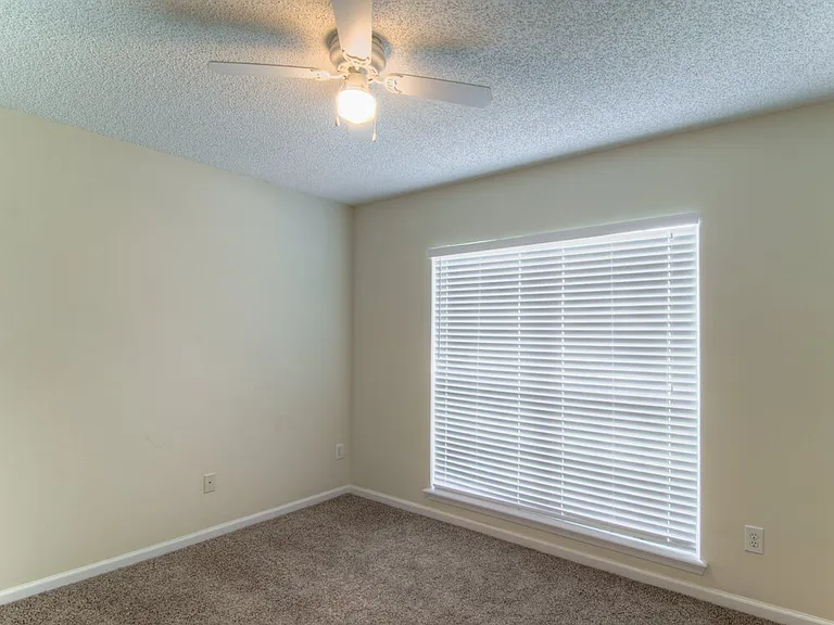 1588 Glen View St — Photo 10