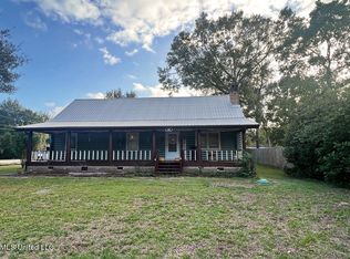 107 Greenbriar Ln, Carriere, MS 39426