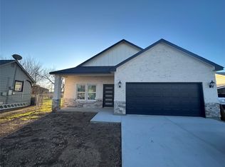 3015 Clinton Ave, Fort Worth, TX 76106