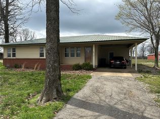 1911 Dowell Rd, Springdale, AR 72762