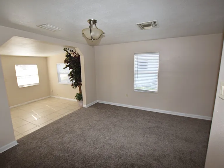 317 E Barnes Ave — Photo 17