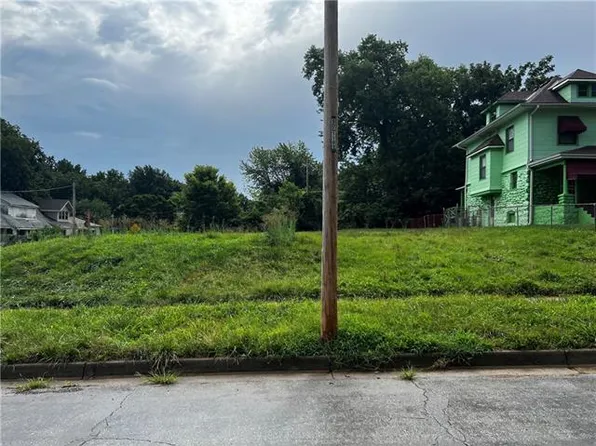 4000 Chestnut Ave, Kansas City, MO 64130