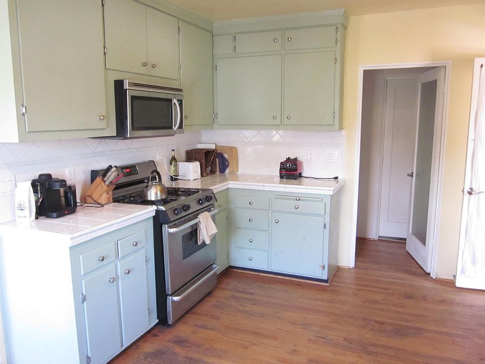 1st image of 436 Bellevue St