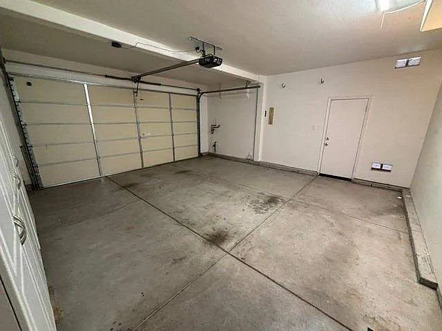 376 Town Forest Ct — Photo 34