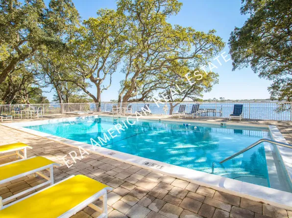 209 W Miracle Strip Pkwy APT C104, Mary Esther, FL 32569