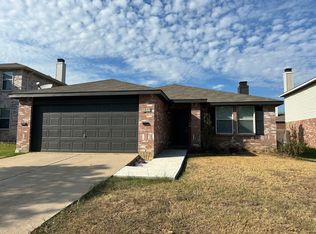 3335 Lipizzan Dr, Denton, TX 76210