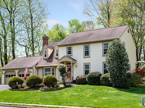 2nd image of 10357 Steamboat Landing Ln