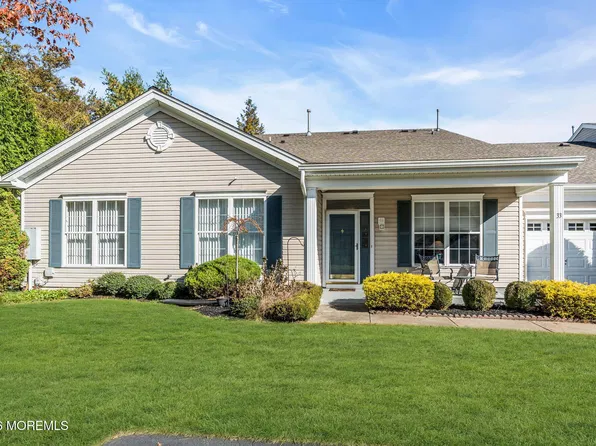 33 Golden Willows Avenue, Lakewood, NJ 08701
