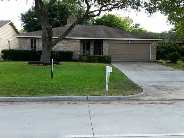 16926 Blackhawk Blvd, Friendswood, TX 77546