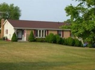 198 Dove Ln, Falling Waters, WV 25419