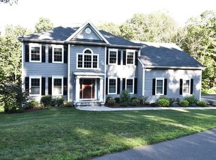 19 Mulberry Rd, Woodbridge, CT 06525