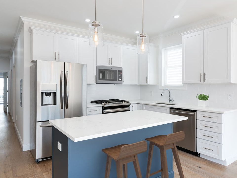 1st image of 24 Thorne St #1