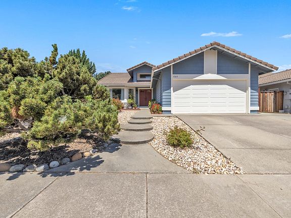 4th image of 1083 Discovery Way