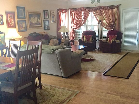 Expansive living and dining