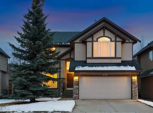 430 N Discovery Ridge Blvd SW, Calgary, AB T3H5T7