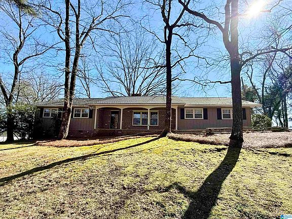 3rd image of 115 Mountain Dr