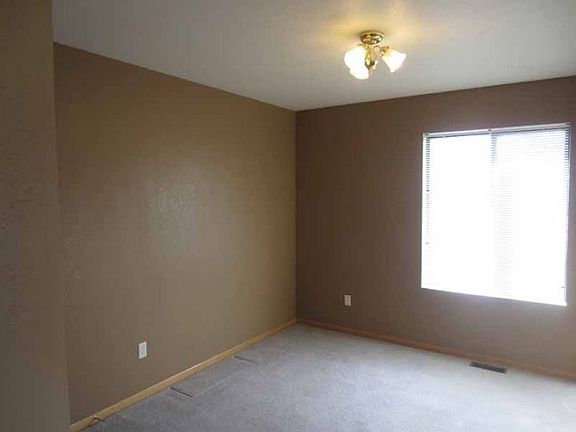 5th image of 3440 Granger Ave S Unit 31