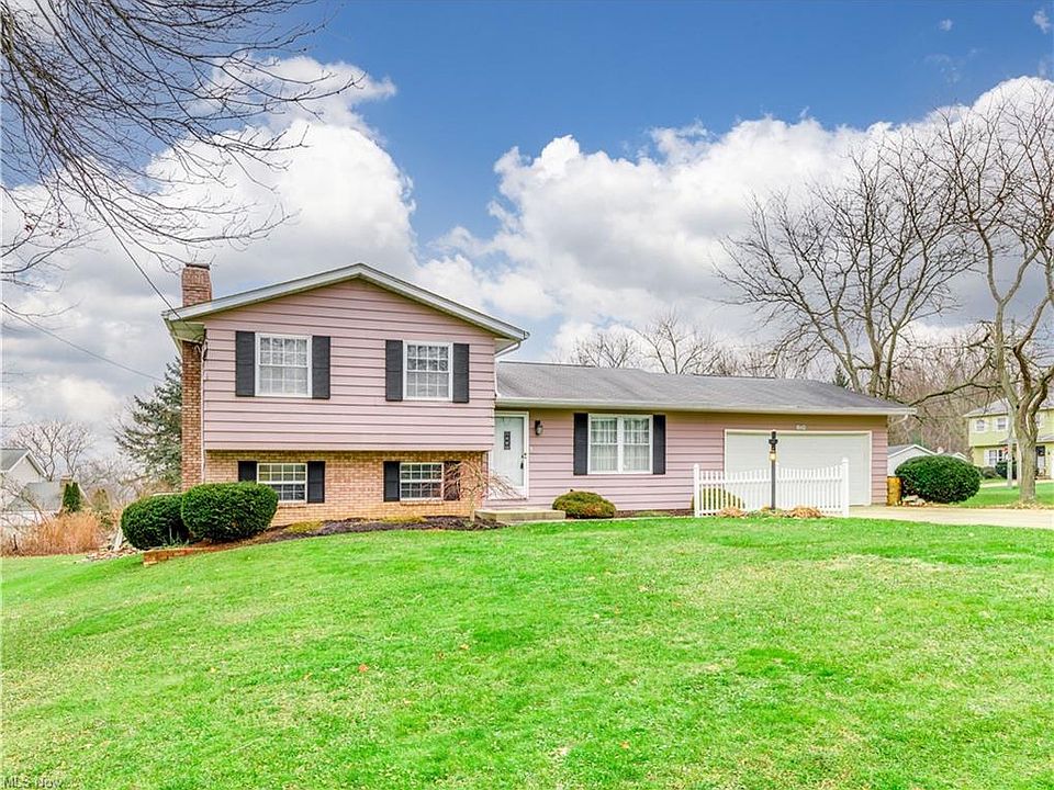 1st image of 3325 Longwood Dr