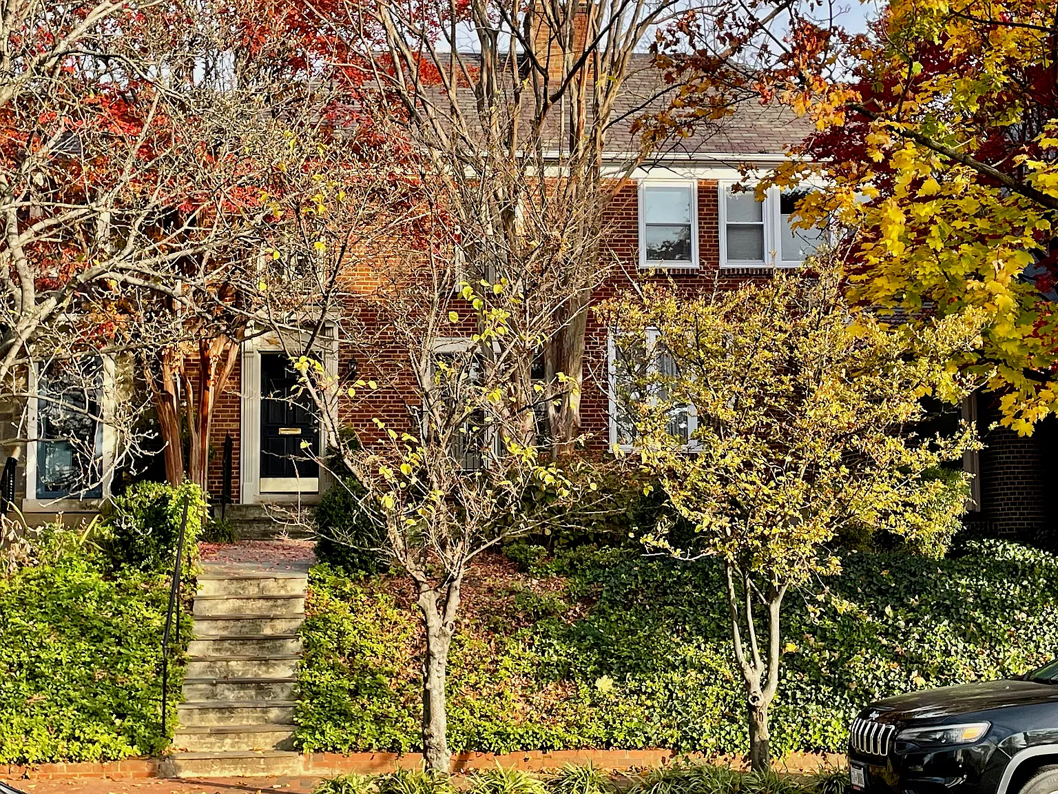 3 bed, 2.5 bath, 2660 sqft, $6,800 — Photo 1