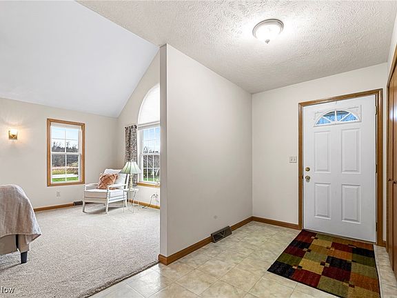 5th image of 3158 Hemlock Pl