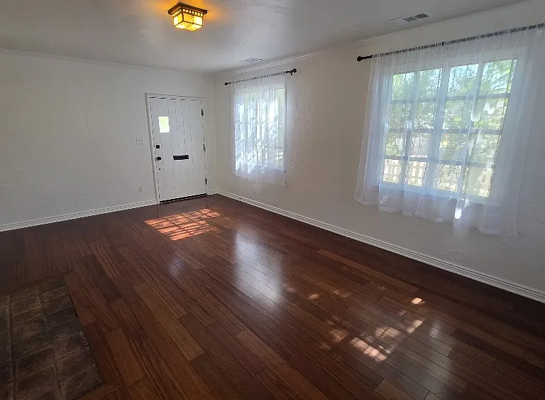 1151 Heather Sq — Photo 17
