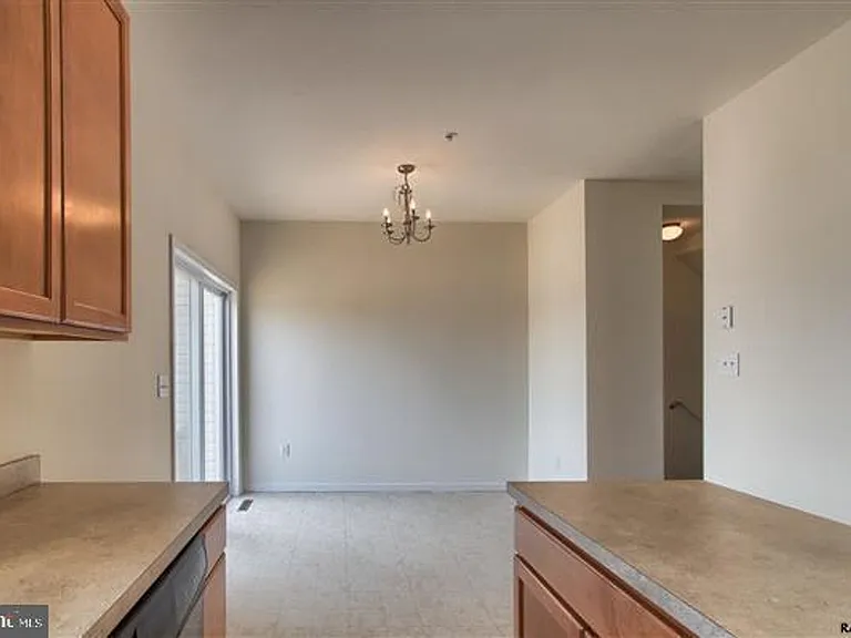379 Mesa Ln — Photo 5