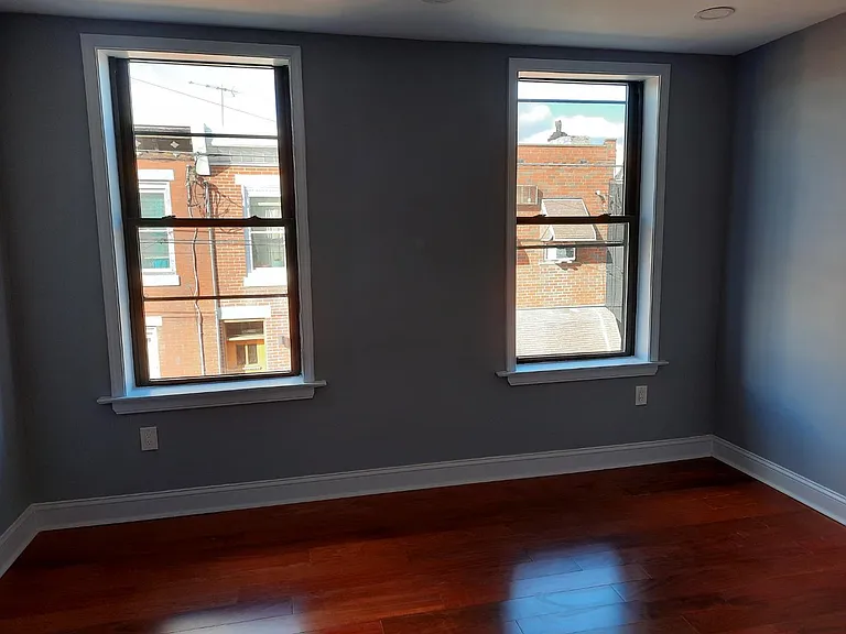 1729 S Hicks St — Photo 10
